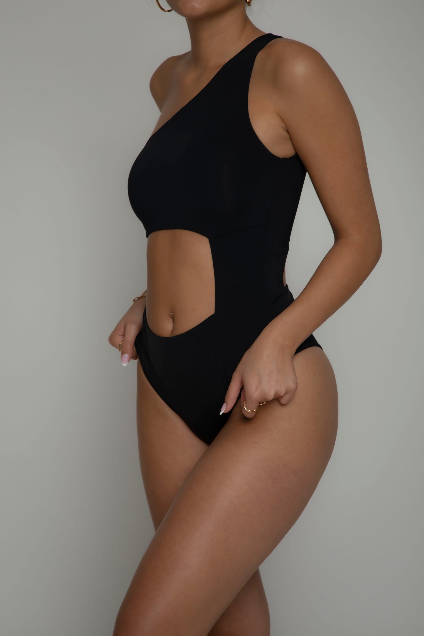 Black one shoulder swimsuit, onepiece