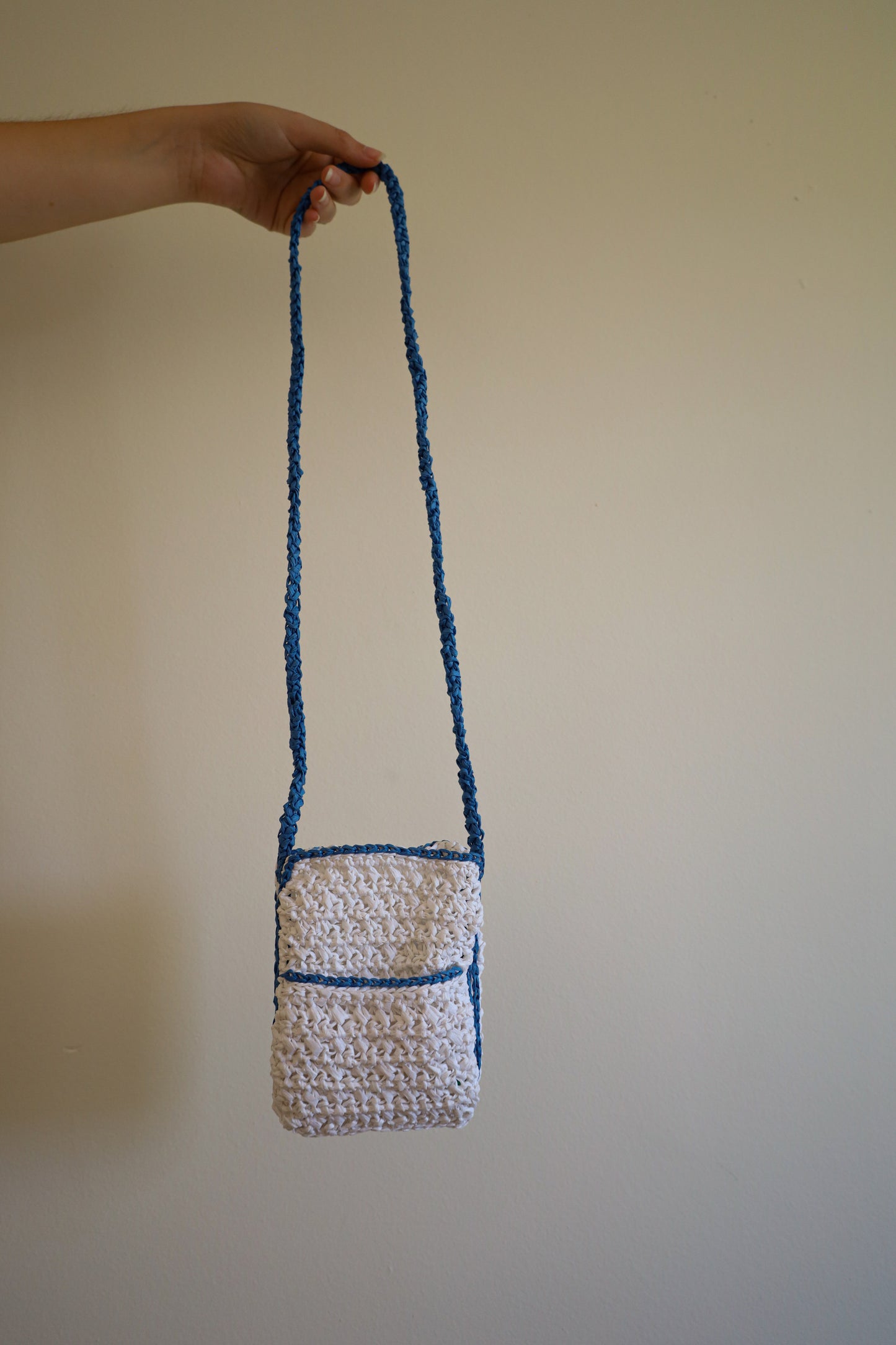 White and blue crochet bag